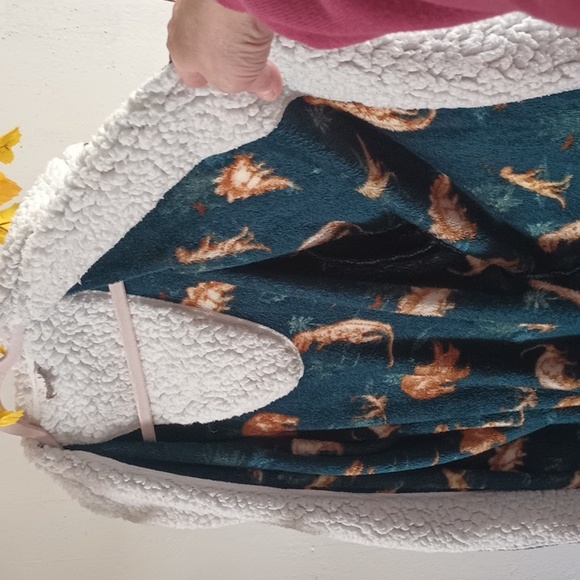 Dinosaur Plush Robe!! - Picture 5 of 8